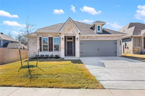 Exterior - 1394 Kingsgate Dr, Bryan, TX 77807 photo 2 of 8