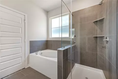 Bath - 1394 Kingsgate Dr, Bryan, TX 77807 photo 2 of 2