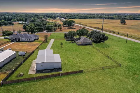 1796 Fawn Lake Dr, Bryan, TX 77808