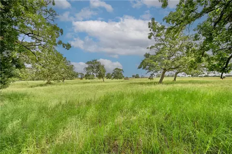 106 Sunny Day Dr, Other, TX 78662