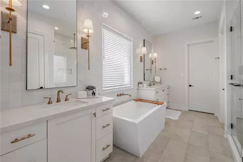 Bath - 5008 Grayson Way, Bryan, TX 77802 photo 3 of 6