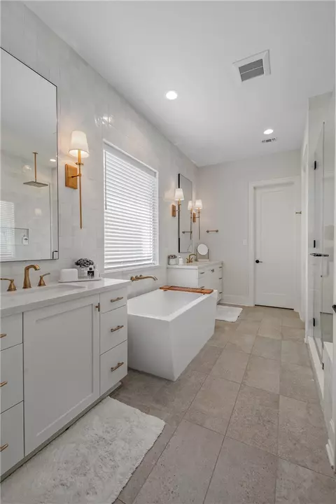 Bath - 5008 Grayson Way, Bryan, TX 77802 photo 4 of 6