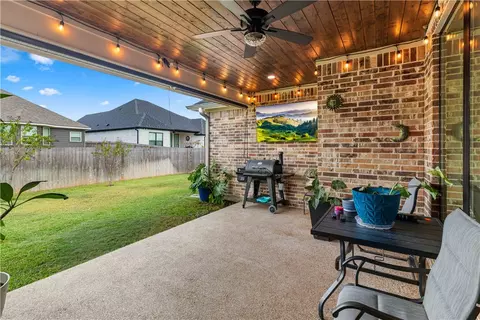 3033 Teller Dr, Bryan, TX 77808 photo 5