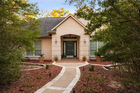 5924 Wild Horse Run, College Station, TX 77845