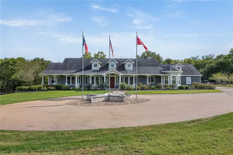 9280 Meadow Creek Dr, Chappell Hill, TX 77426