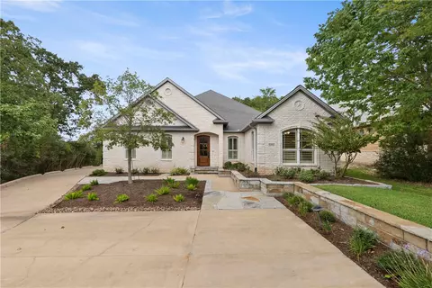 3203 Walnut Creek Ct, Bryan, TX 77807