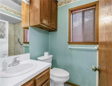 Bath - 2500 Arbor Dr, Bryan, TX 77802 photo 2 of 3