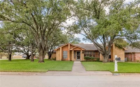 2500 Arbor Dr, Bryan, TX 77802