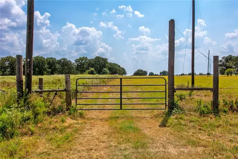 11733 Winstead Ln, Calvert, TX 77837