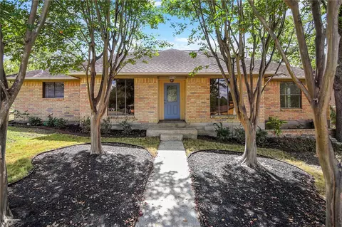 8606 Topaz Ct, College Station, TX 77845