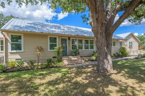 108 College View Dr, Bryan, TX 77801