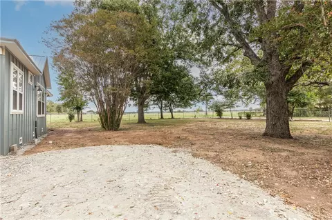 380 County Road 358, Gause, TX 77857 photo 21