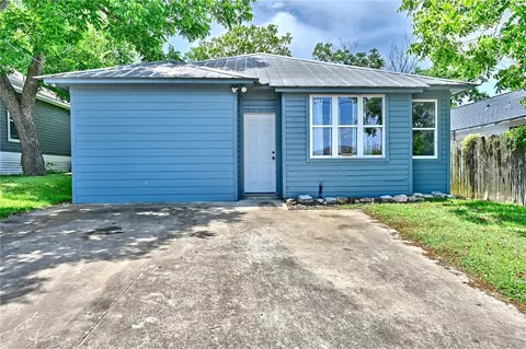 213 N Austin St, Brenham, TX 77833