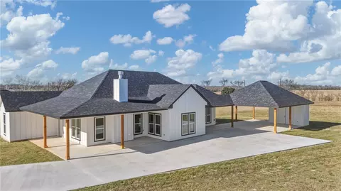 855 Mimosa Ln, Franklin, TX 77856