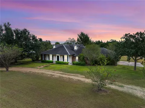 6658 Old Independence Rd, Brenham, TX 77833