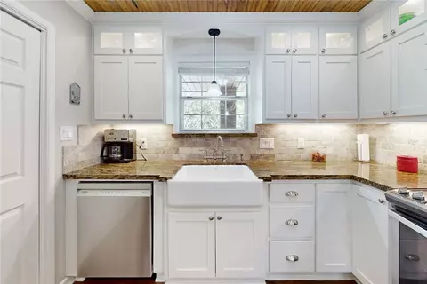Kitchen - 3710 Mancuso Rd, Bryan, TX 77808 photo 3 of 4