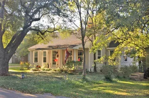 603 Guernsey St, College Station, TX 77840