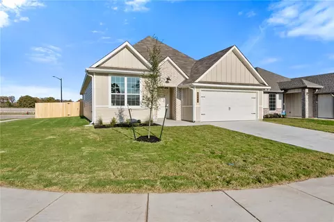 6045 Badger St, Bryan, TX 77807 photo 3