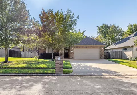 2906 Ascot Ct, Bryan, TX 77808 photo 2