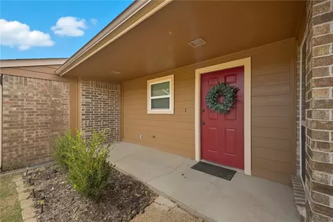 2826 Oakside Dr, Bryan, TX 77802