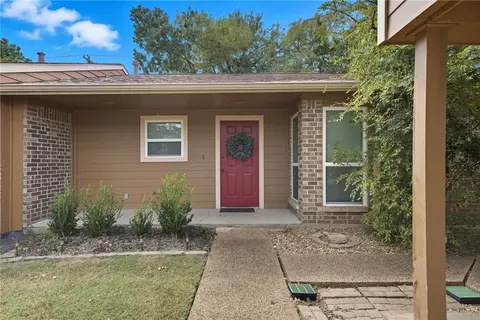 Exterior - 2826 Oakside Dr, Bryan, TX 77802 photo 2 of 4