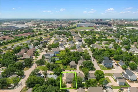 206 Park Pl, College Station, TX 77840