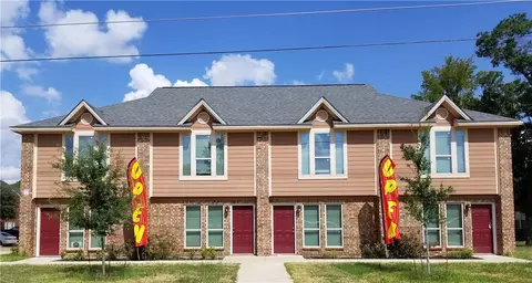 903 Balcones Dr, College Station, TX 77845