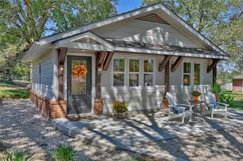 101 E Bryan, Brenham, TX 77833
