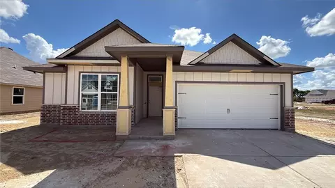 7805 Redbud Rd, Navasota, TX 77868