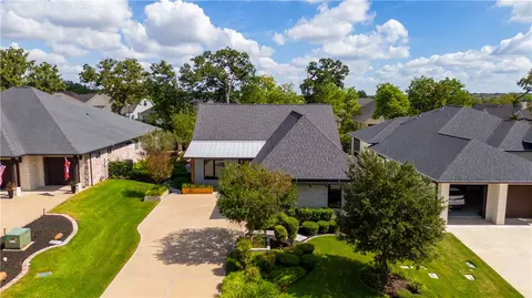 2932 Boxelder Dr, Bryan, TX 77807