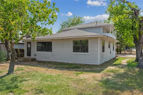 231 Moss St, Bryan, TX 77803