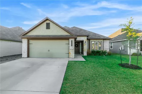 1310 Kingsgate Dr, Bryan, TX 77807