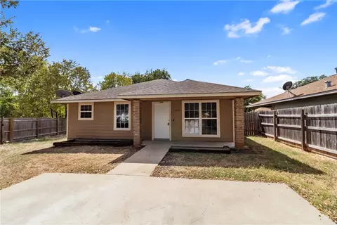 1205 Thompson St, Bryan, TX 77803
