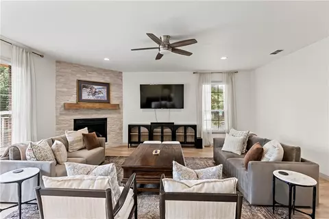2800 Brandywine Cir, Bryan, TX 77807