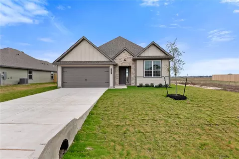 354 Harvest Lake Dr, Snook, TX 77878