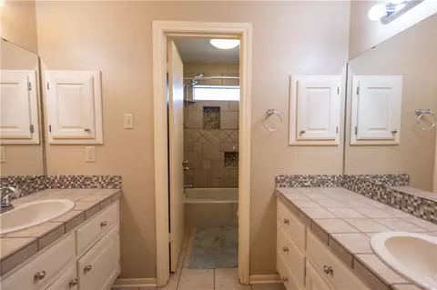 Bath - 2903 Par Dr, Bryan, TX 77802 photo 2 of 2