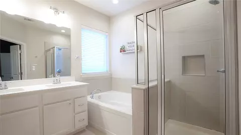 Bath - 2113 Mountain Wind Loop, Bryan, TX 77807 photo 3 of 4