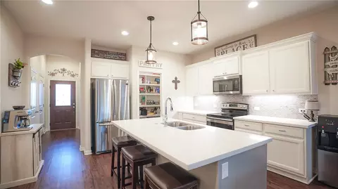 Kitchen - 2113 Mountain Wind Loop, Bryan, TX 77807 photo 3 of 5