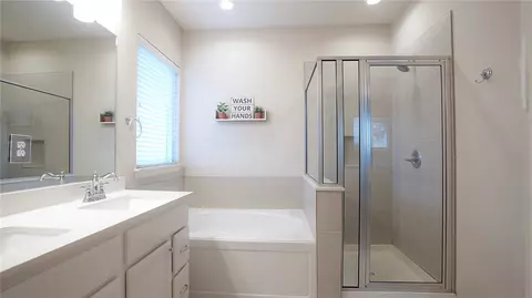 Bath - 2113 Mountain Wind Loop, Bryan, TX 77807 photo 4 of 4