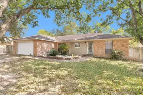 1706 Shawnee St, Navasota, TX 77868