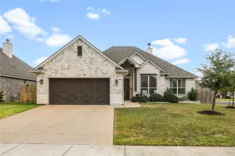 4052 Crestmont Dr, College Station, TX 77845