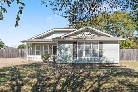 3209 Chapel Ct, Bryan, TX 77803