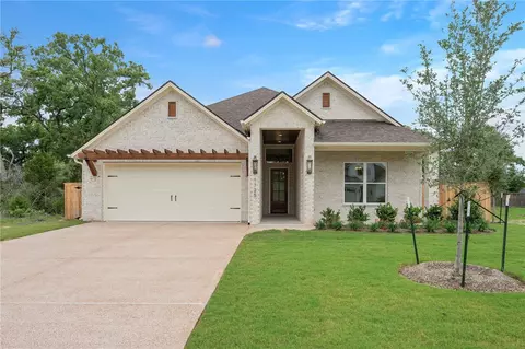 1725 Hidalgo Pass Ct, College Station, TX 77845