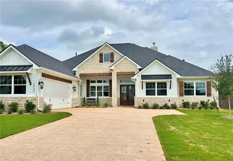 2032 Pebble Bend Dr, College Station, TX 77845