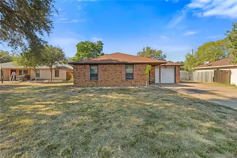 2505 Conquest Cir, Bryan, TX 77803 photo 3