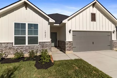 1932 Stubbs Dr, Bryan, TX 77807 photo 4