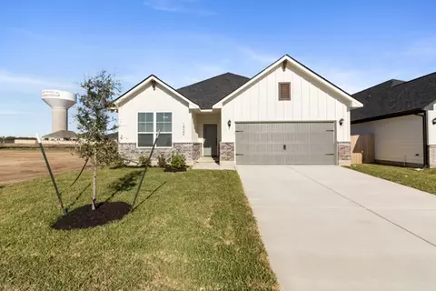 1932 Stubbs Dr, Bryan, TX 77807 photo 2