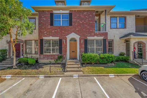 319 Forest Dr, College Station, TX 77840