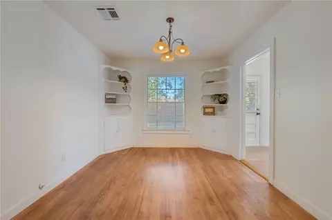 Living - 601 N Avenue E, Bryan, TX 77801 photo 6 of 6
