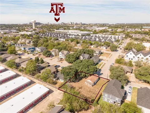 206 Sterling St, College Station, TX 77840